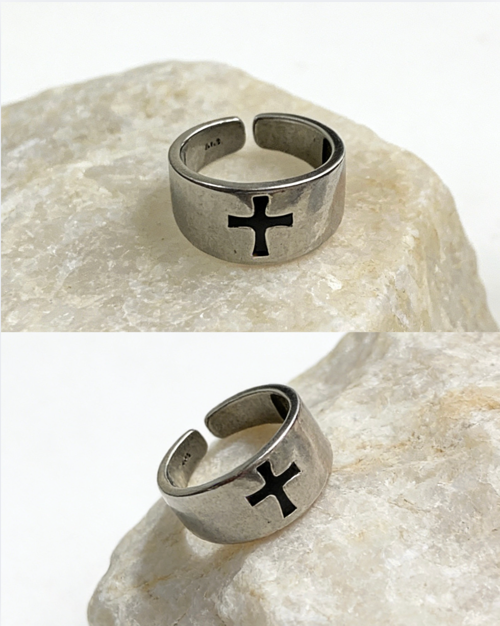 Cyril Cross Ring