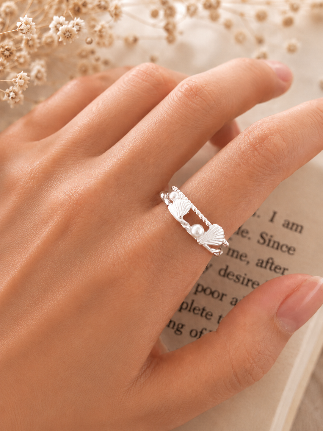 Eira Shell Ring
