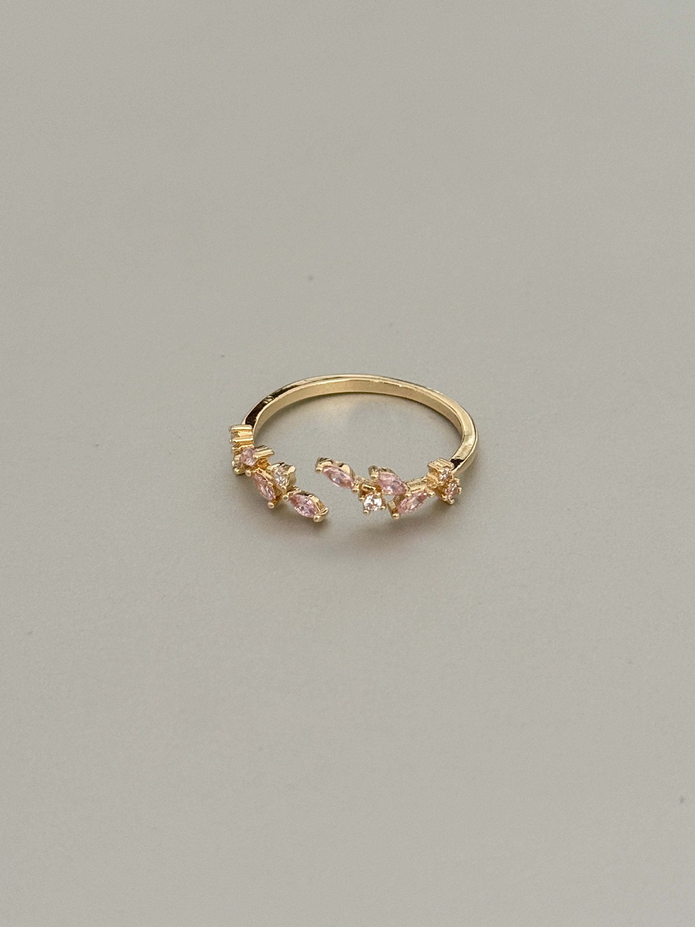 Adeline leaf ring (pink)