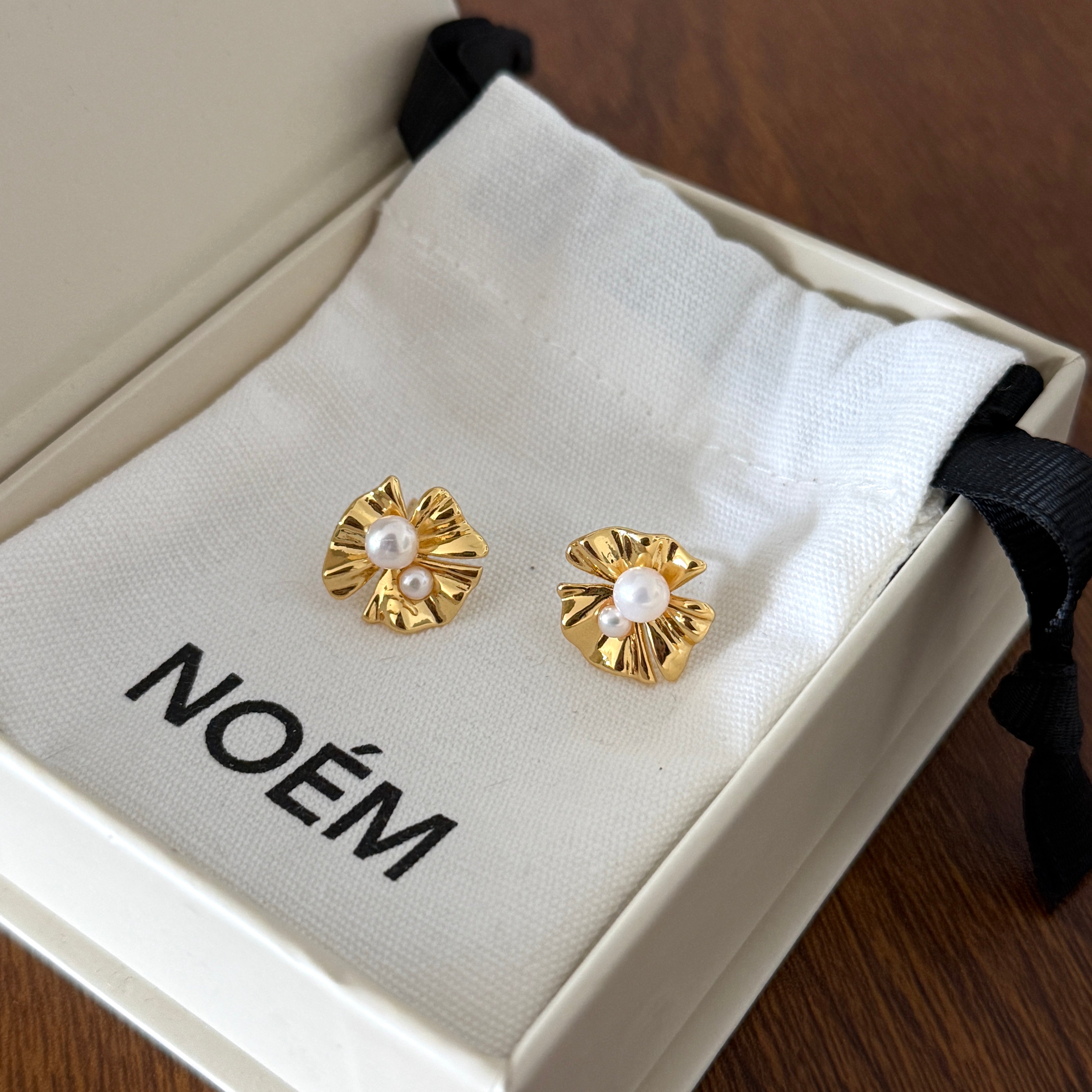 Floral Pearl Earrings
