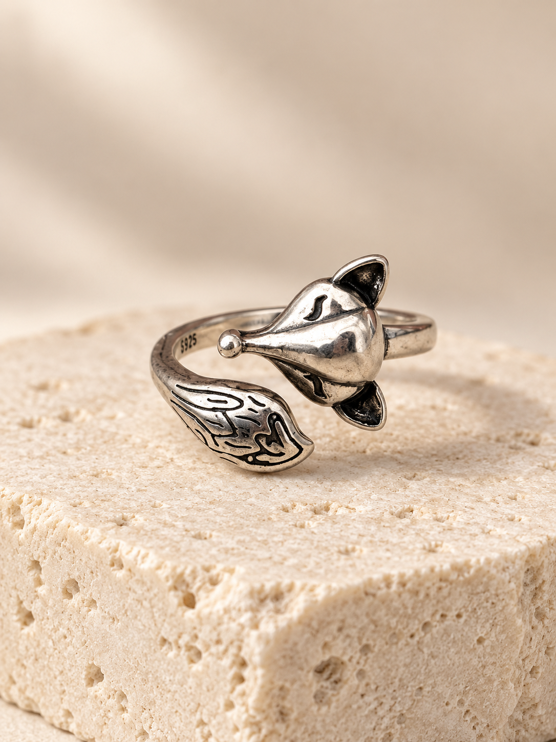Elio fox Ring