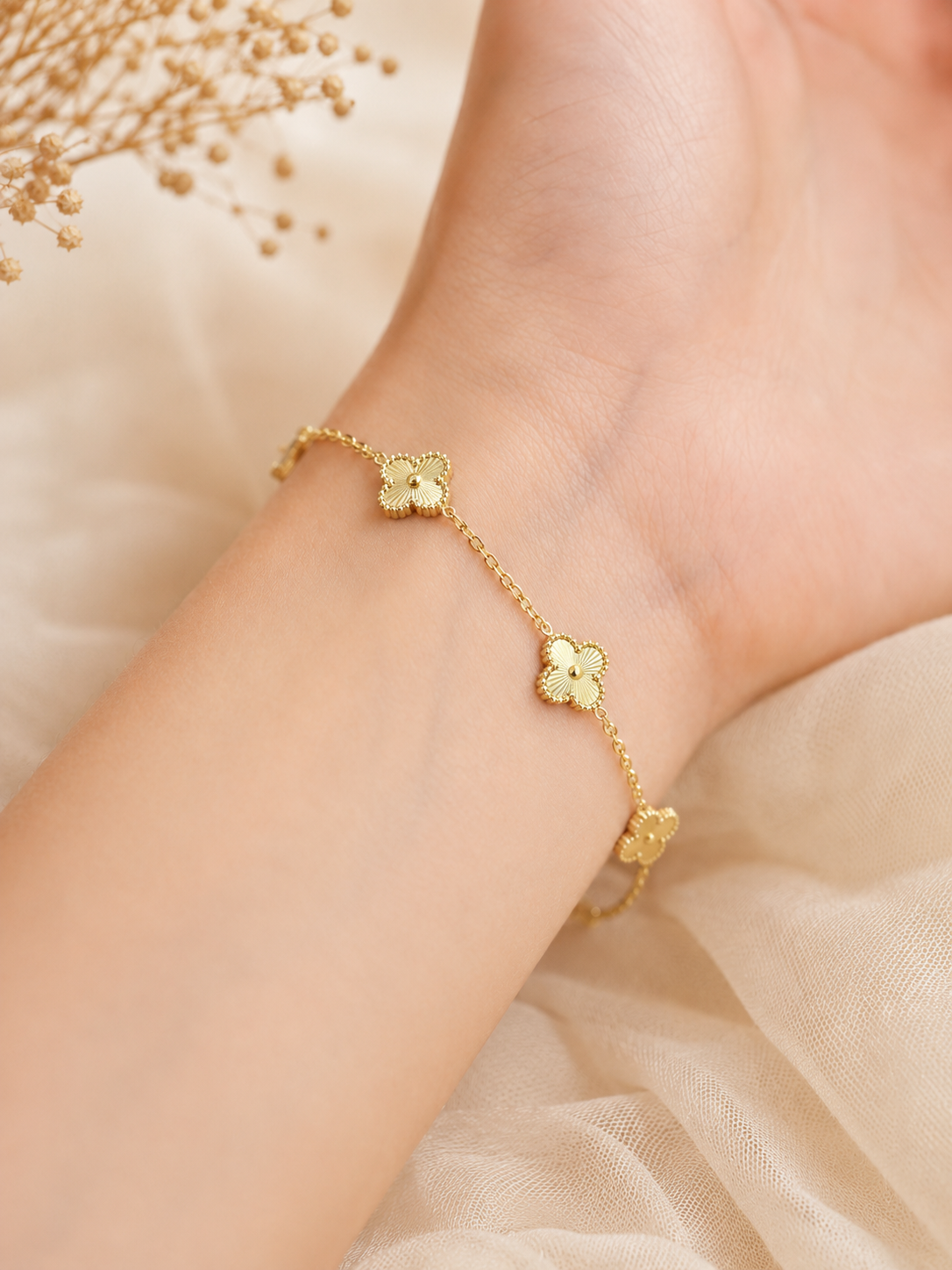 Clover Gold Bracelet