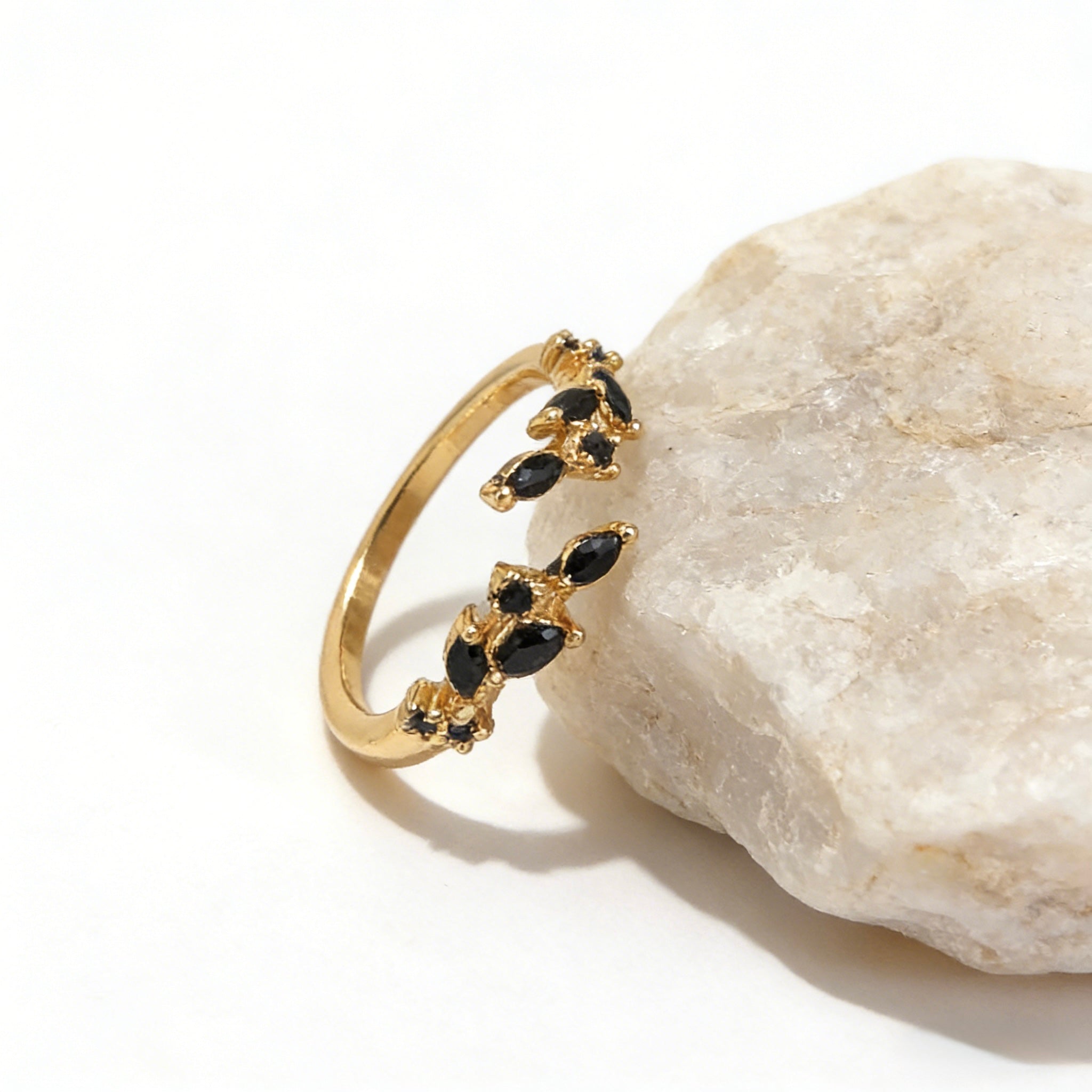 Adeline leaf ring (black)