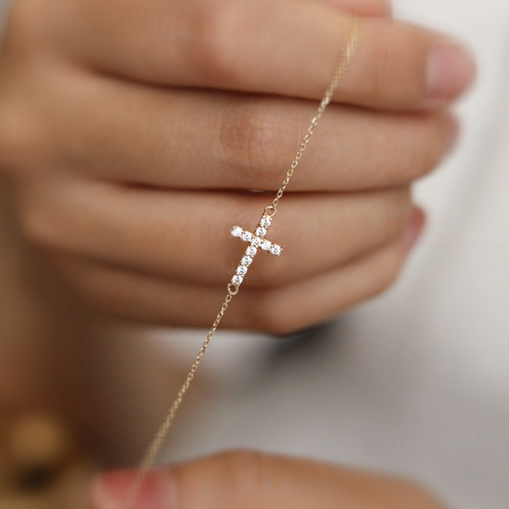How to Choose Jewellery That Lasts: Gold, Sterling Silver & Everyday Essentials