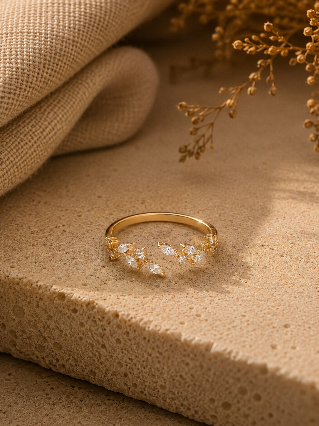 Adeline leaf ring (white)