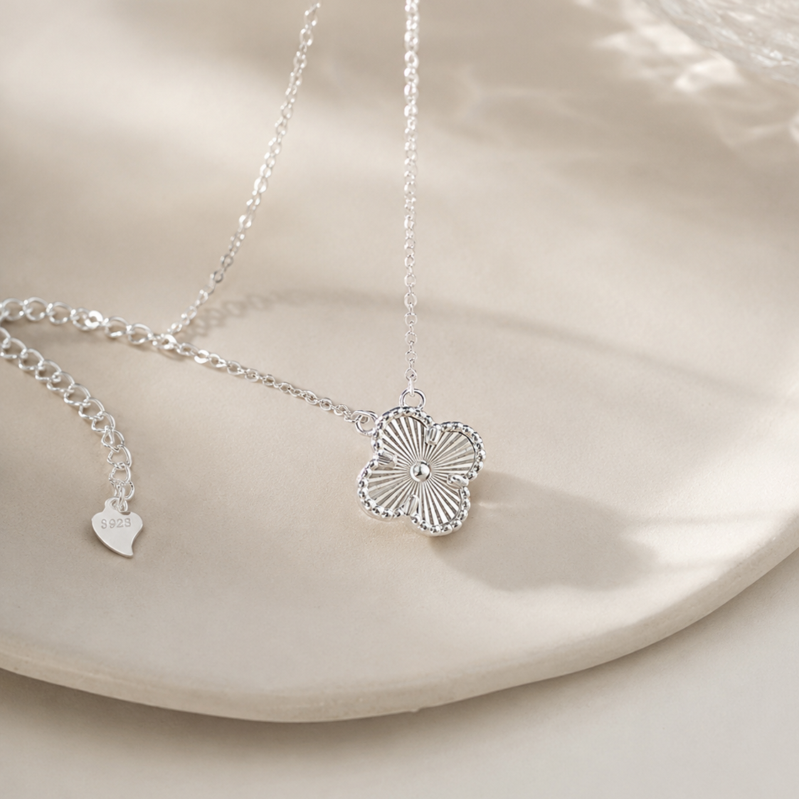 Aylin Clover Necklace
