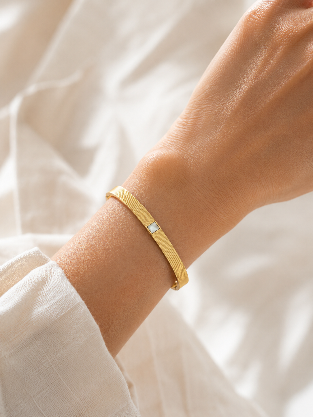 Noemi Bangle