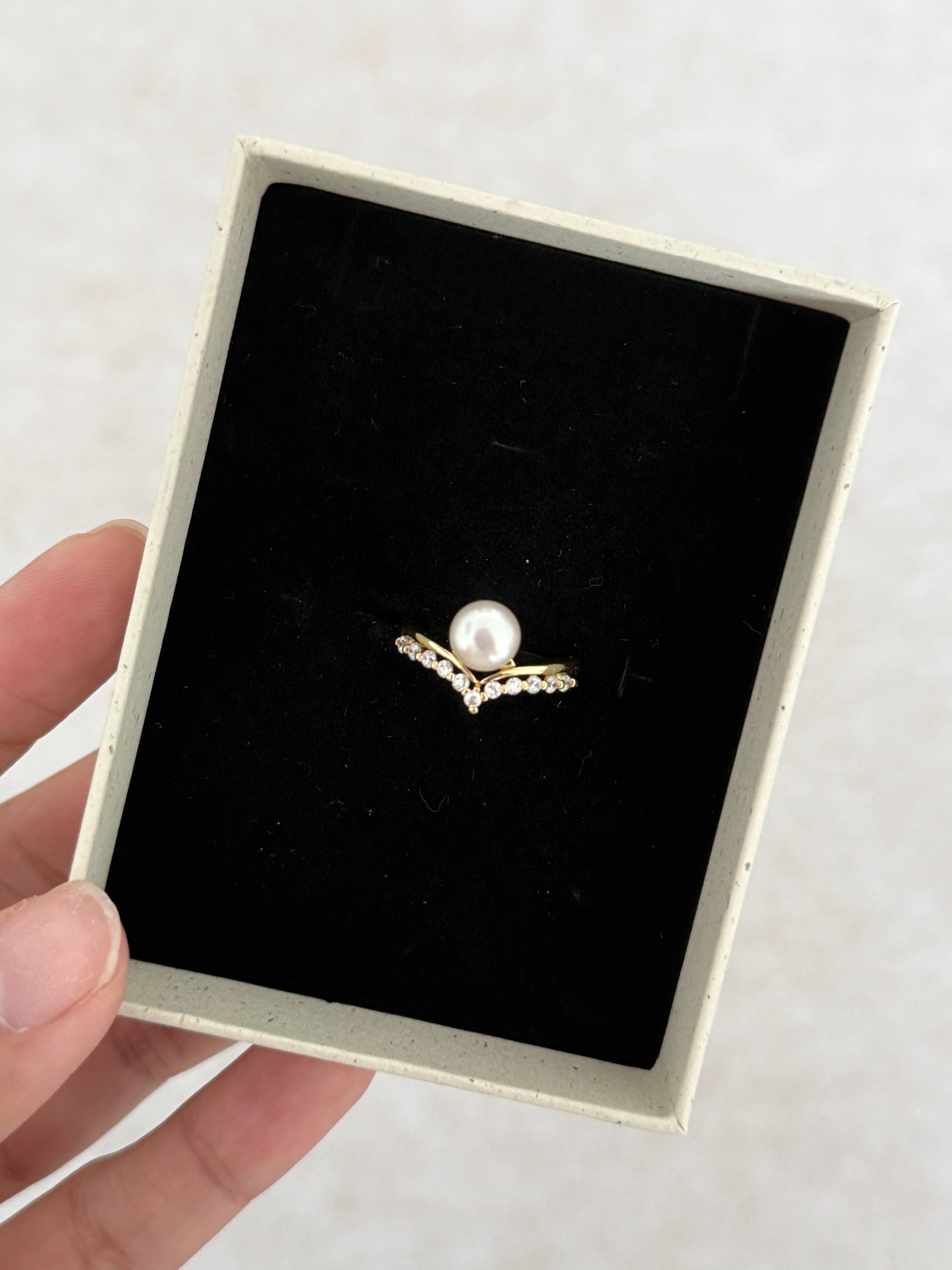 Selene Pearl Ring