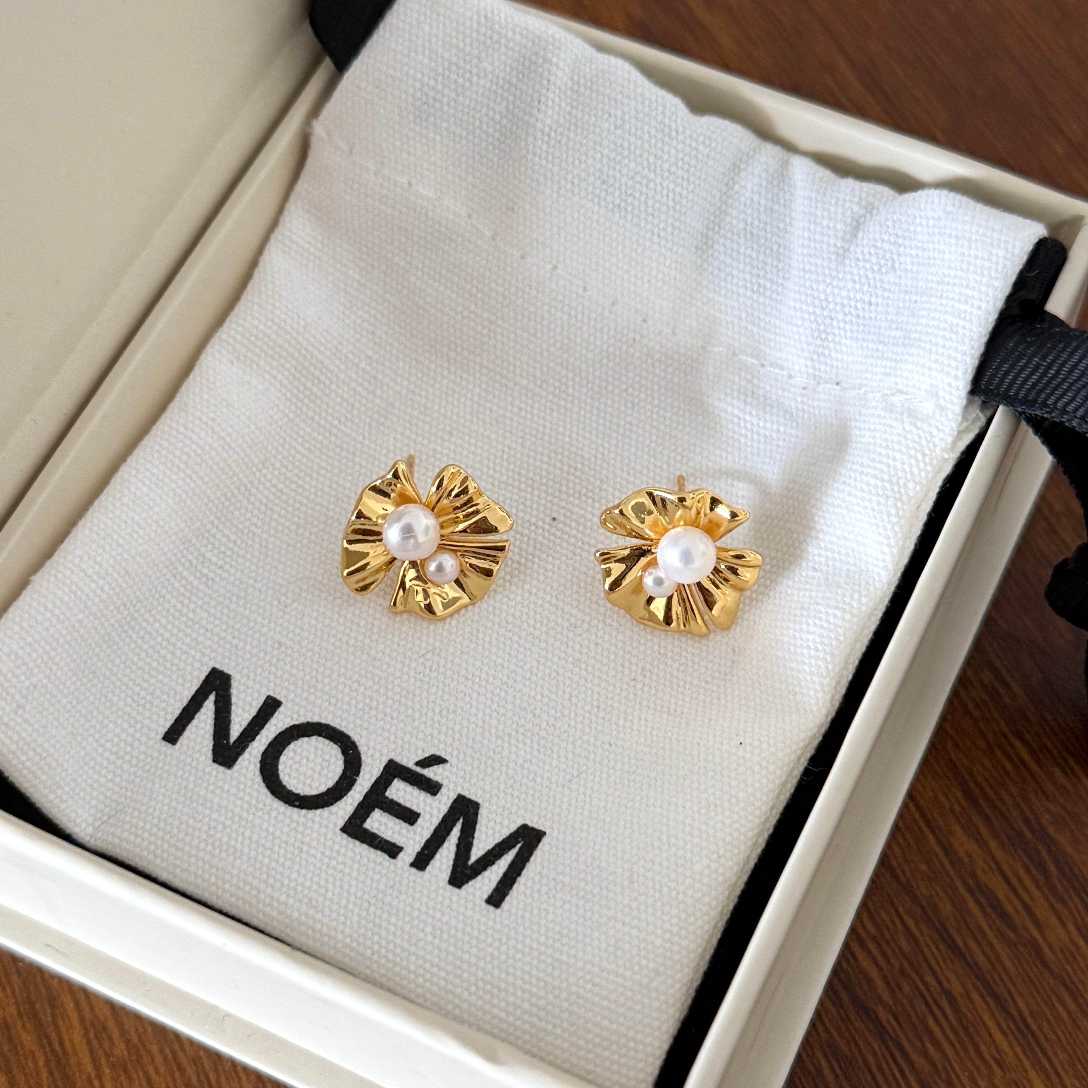 Floral Pearl Earrings