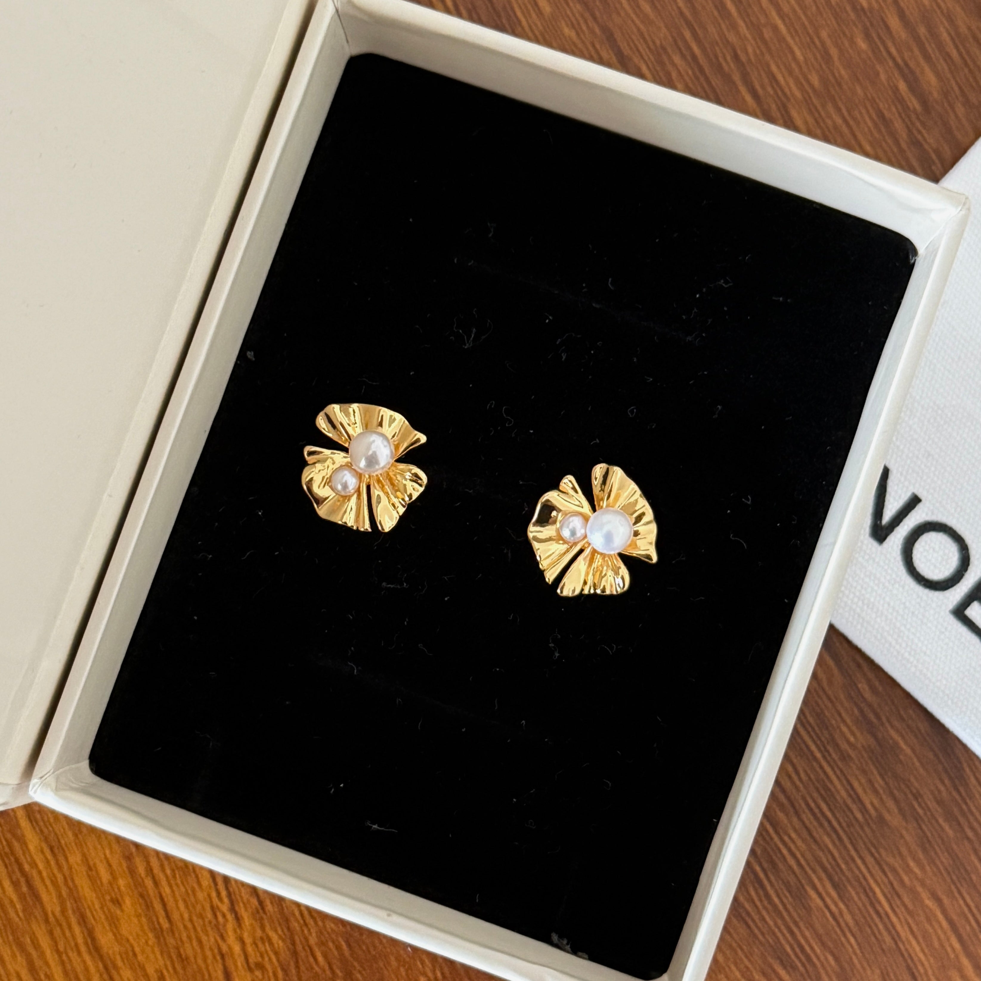 Floral Pearl Earrings