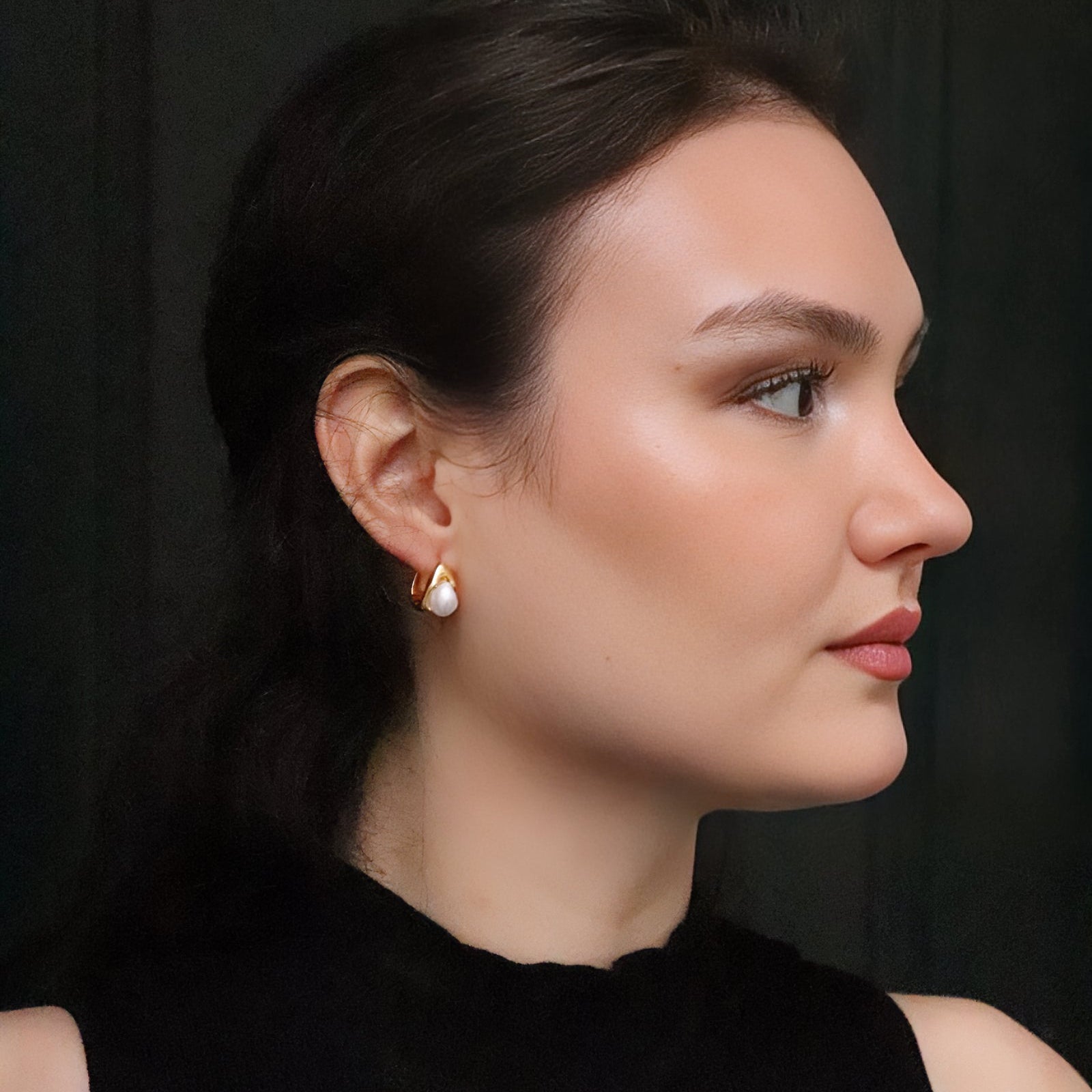 Anna Pearl Earrings