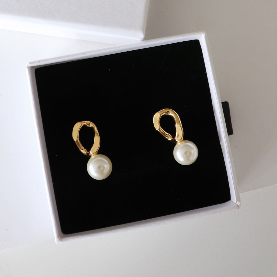 Jocelyn Pearl Earrings
