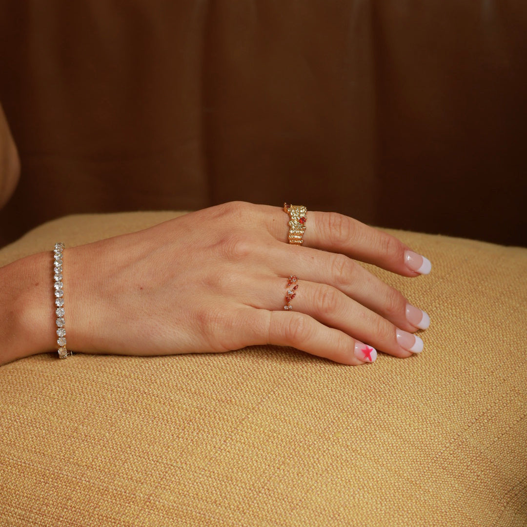 Adeline leaf ring (red)