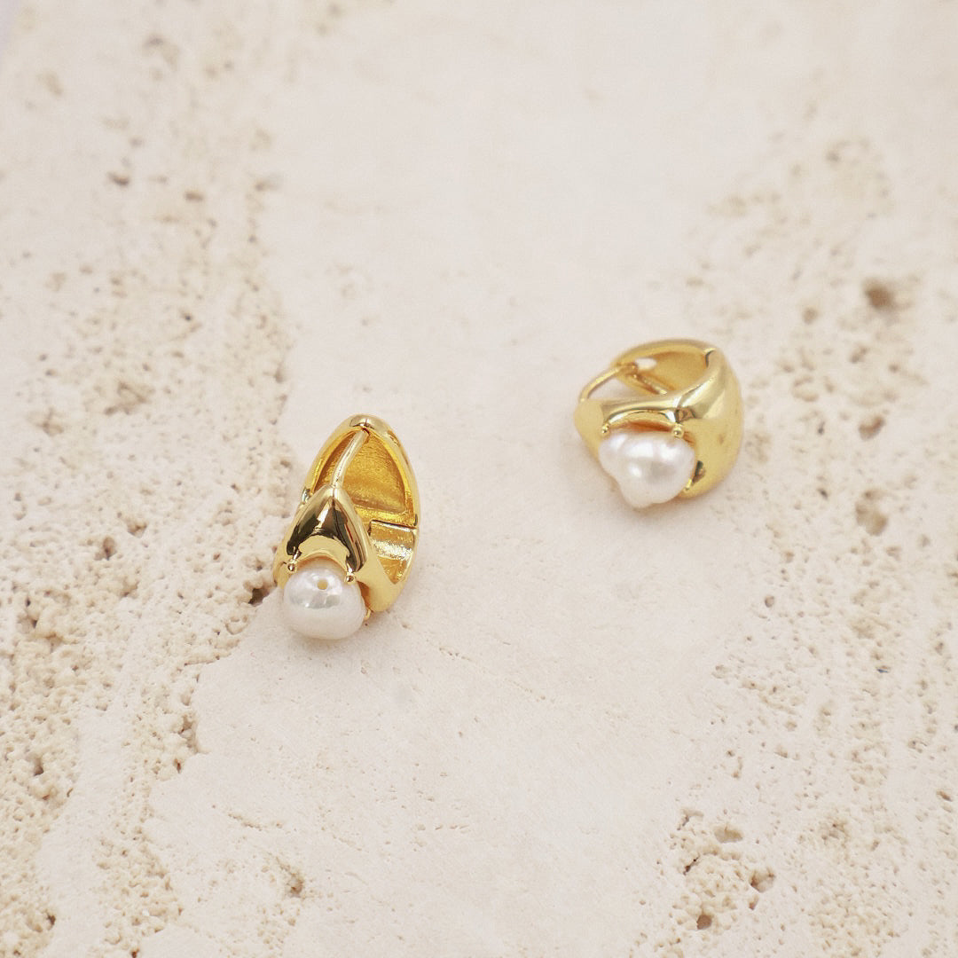 Anna Pearl Earrings