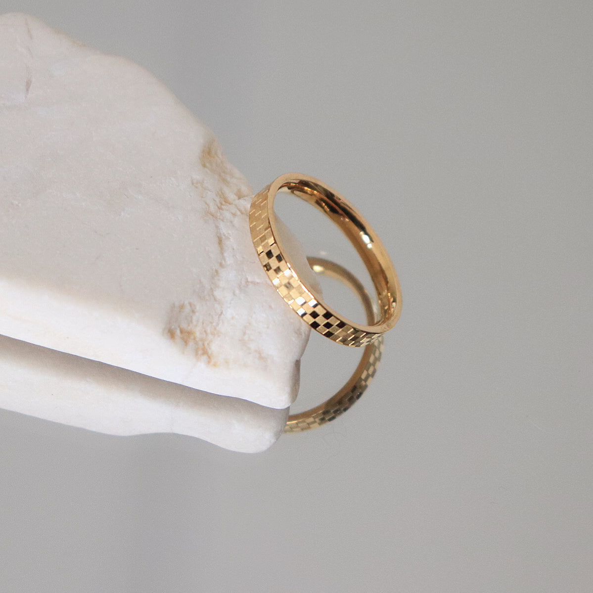 Eseme Ring