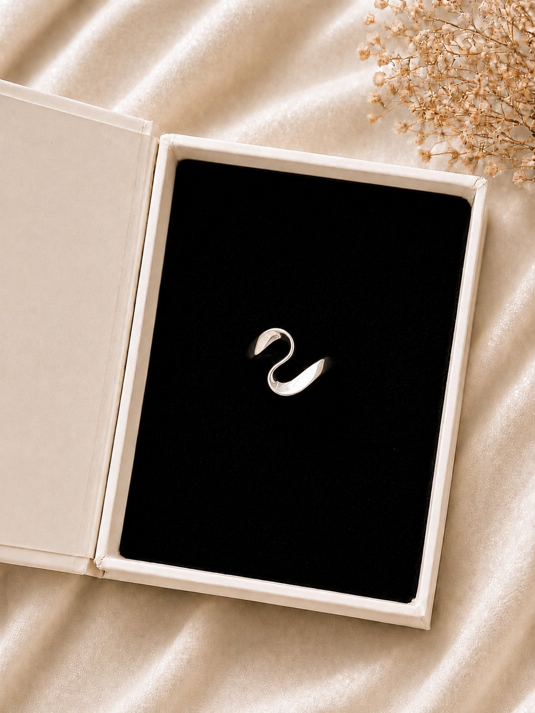 Lilou Wave Ring