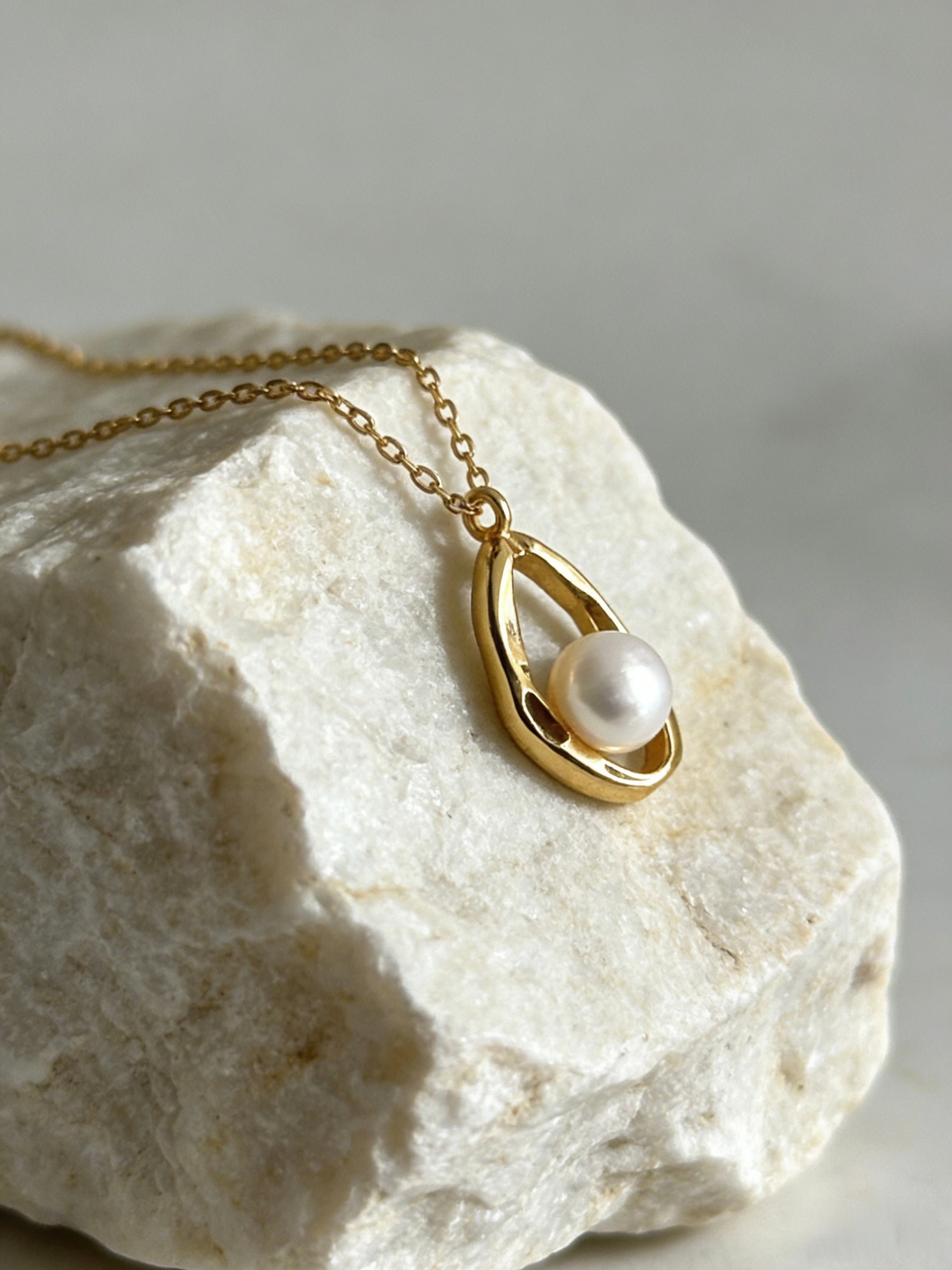Gold Plated Cultured Pearl Necklace, Modern Teardrop Pearl Pendant Necklace for Women. Minimalist Gold Plated Pearl Pendant Necklace, Everyday Wear Delicate Chain.
