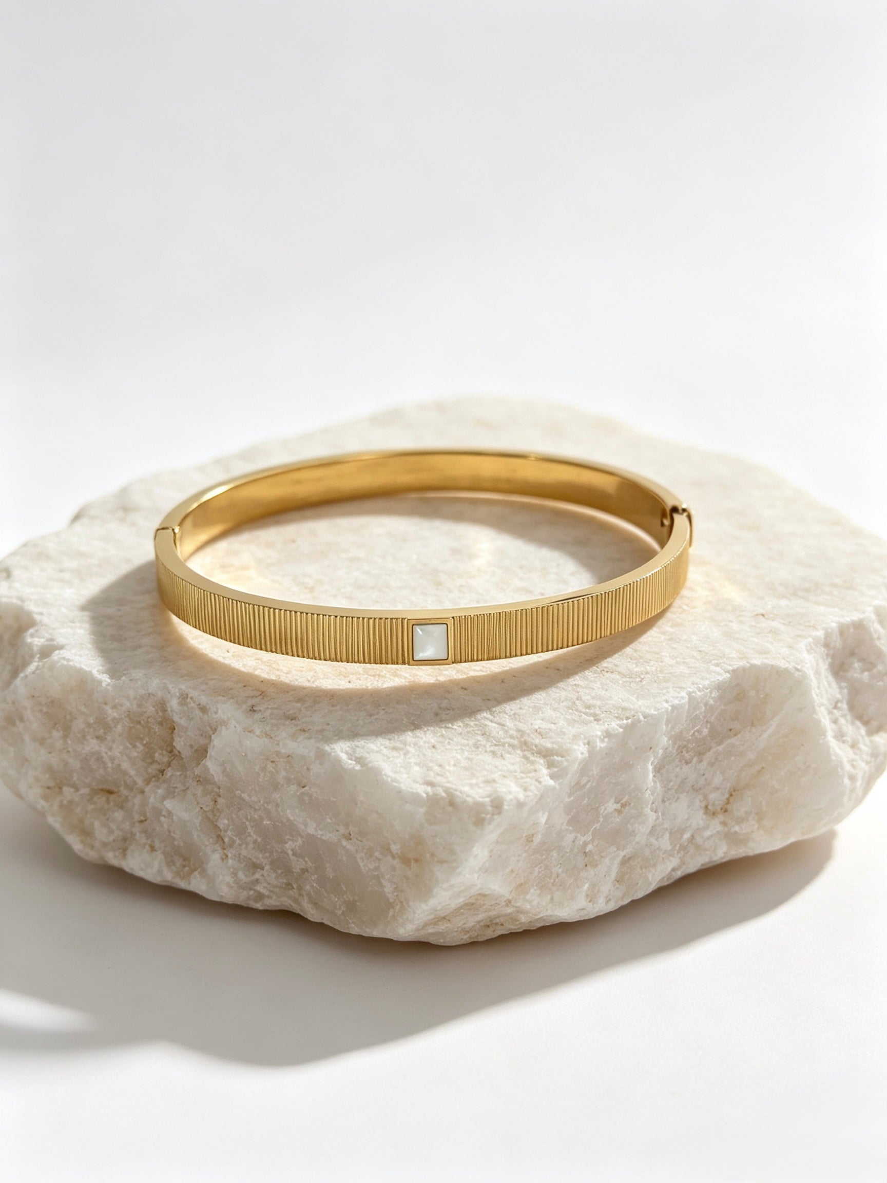 Noemi Bangle